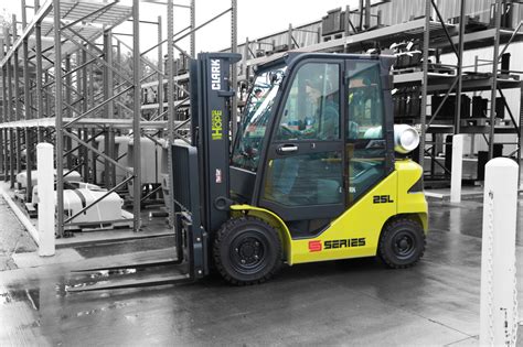 Forklift Cab Enclosures See Clark S Series Forklifts In Action