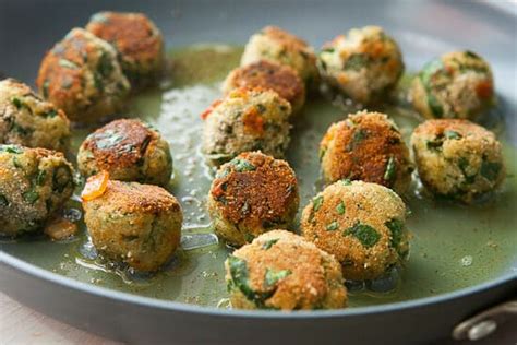 Meatless Meatballs With Spinach And Ricotta ~ Macheesmo