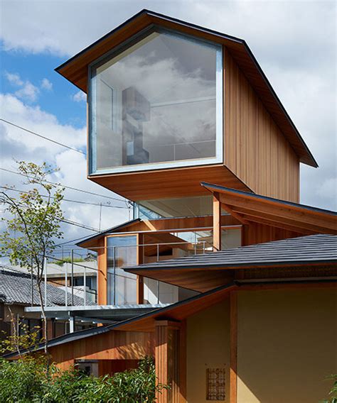 Tomohiro Hata Forms House In Shimogamo As A Cluster Of Overlapping Roofs