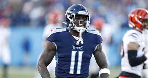 Aj Brown Traded To Eagles From Titans Reportedly Agrees To 4 Year