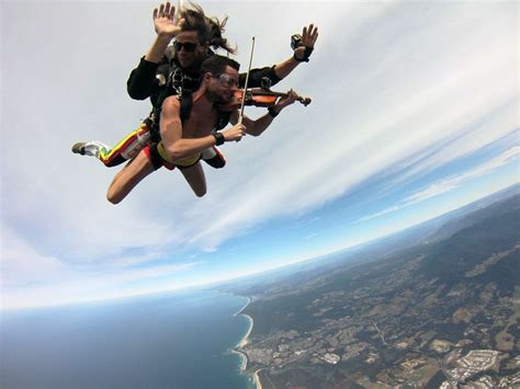 A Musician Went Skydiving In The Nude While Playing Violin For Charity Funfeed
