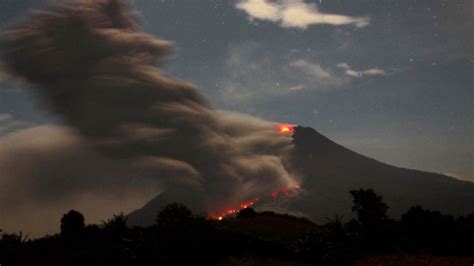 Meski begitu, tidak banyak diketahui dan tidak terdapat dalam catatan sejarah dan literatur terkait sejarah kegiatan gunung ini. Masyarakat Jepang Turut Memantau Bencana Sinabung | Berita ...