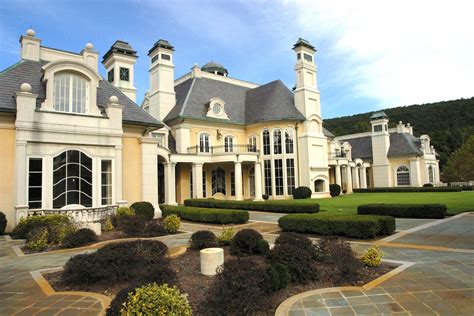 15 Bedroom Alabama Mansion 27 Acre Estate Up For Halloween Auction