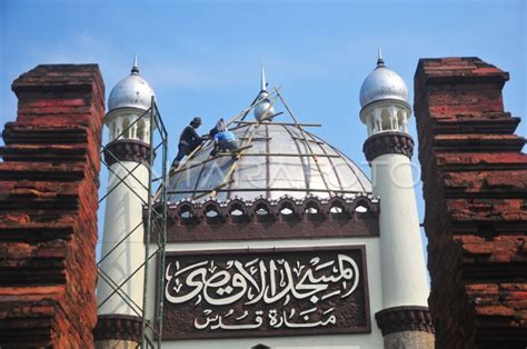 Perawatan Bangunan Cagar Budaya Masjid Menara Kudus Antara Foto