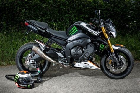 Yamaha #fz8 #topspeed servus leute, welche zeiten schafft wohl die yamaha fz8 mit 106 ps? Yamaha FZ8 Réplica Jorge Lorenzo - Moto Journal