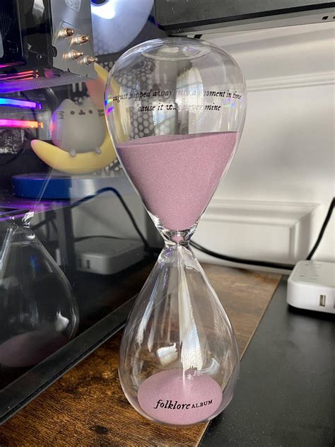 Didnt Realize How Large The Hour Glass Was Taylorswift