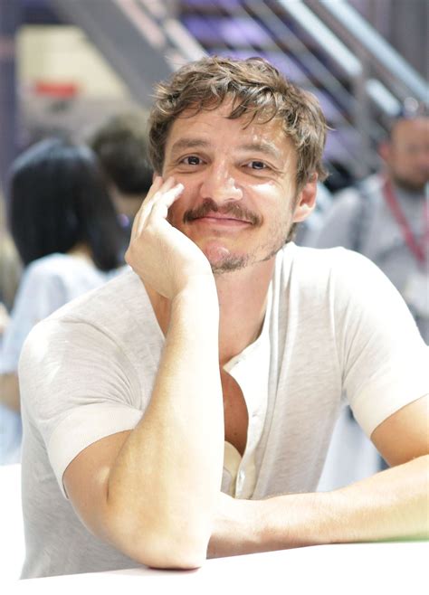 pedro pascal at sdcc 2014 omg if he smiled at me like this my bp would burst an artery pedro