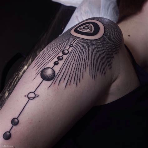 The solar system tattoo can also represent peace since people look at the solar system as a collection of planets that have been able to live in harmony for an extremely long amount of time. Shoulder Solar System Tattoo | Best Tattoo Ideas Gallery