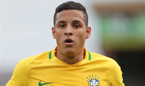 Guilherme antonio arana lopes (born 14 april 1997), known as guilherme arana, is a brazilian professional footballer who plays as a left back for atlético mineiro, on loan from sevilla. Manchester United Transfer News: Inter Milan to rivals ...