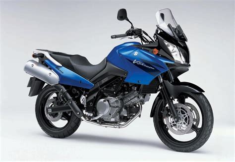 It has a standard riding posture, fuel injection and an aluminum chassis. 2006 Suzuki V-Strom 650 - Moto.ZombDrive.COM