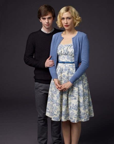 Bates Motel Season 3 Premiere Preview Norma Causes A Scene On Normans