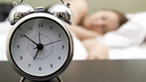Tidur dengan posisi kepala lebih tinggi. Menurut Kajian, Orang Yang Tidur Awal Cepat Kaya Dan Lebih ...