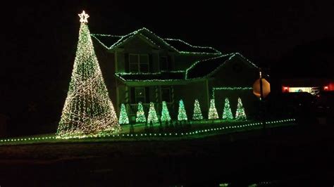 Awesome Christmas Lights Lots Of Music Must See Youtube