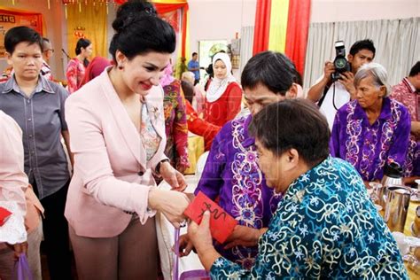 The prime minister was welcomed by abdul taib and his wife toh puan ragad kurdi taib. Biodata Puan Sri Ragad Walled Al Kurdi, Isteri Ketua ...