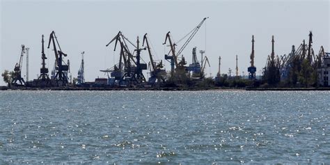 Russian Defense Ministry ‘to Open Humanitarian Corridor For Foreign Ships In Mariupol Port