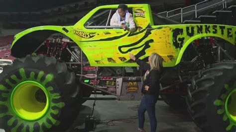 Hot Wheels Monster Trucks Live Glow Party Coming To Louisville Whas Com