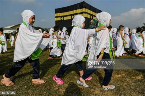 Saudi School Girls Photos And Premium High Res Pictures Getty Images