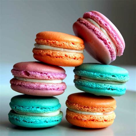 French Macaron (\ˌma-ka-ˈroh\) - Gourmet Boutique