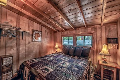Knotty Pine Mountain Air Cabins