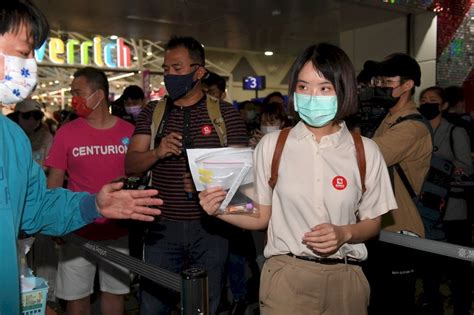 Mar 31, 2021 · 台灣帛琉吹起旅遊泡泡 回顧過去1年國際有哪些泡泡吹破了？ 紐西蘭和澳洲的跨塔斯曼旅遊泡泡僅單向開放，紐西蘭人去澳洲不需要隔離，但澳洲人去紐西蘭還是得隔離。圖為一名紐西蘭旅客去年10月16日抵達雪梨機場。路透 挺帛琉旅遊泡泡 雄獅高層將親自帶團 - 新聞 - Rti 中央廣播電臺