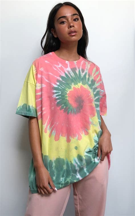 Red Tie Dye Oversized T Shirt Tops Prettylittlething Ca