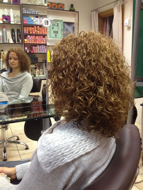 Very Even Curl In This Medium Length Perm Permed Hairstyles Spiral