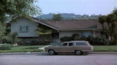 calling all superfans the brady bunch house is available for 5 5m