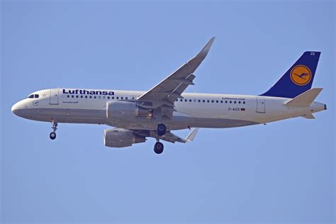 D Aizs A320 Lufthansa Sharklets Heathrow 070513 5 Martin Hodges Flickr