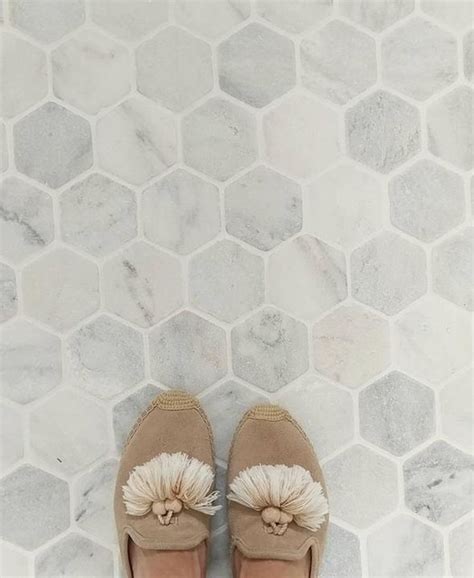 Hampton Carrara Tumbled Hex Marble Mosaic Tile 3 X 3 In The Tile
