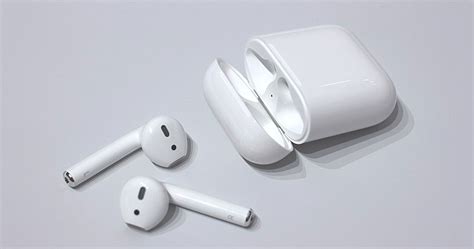 So, this set of airpods is capable of delivering 5 hours of battery backup for music and 2 hours in case of talk time! Quelles sont les différences entres les AirPods 1 et les ...