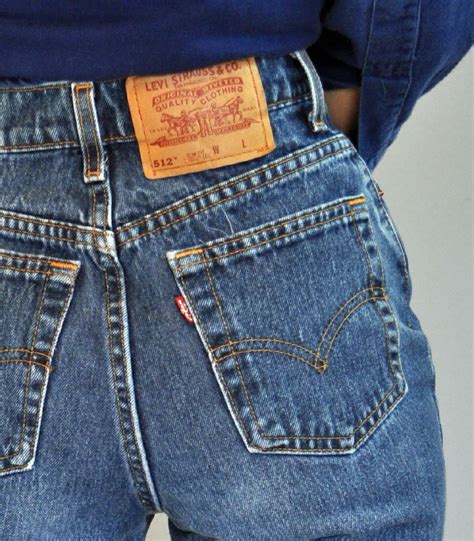 Vintage Levi’s 512 Jeans Size 26” High Waisted Slim Fit Tapered Leg Medium Wash
