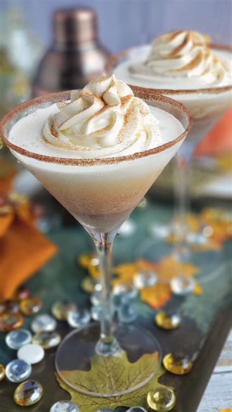 This Pumpkin Pie Martini Recipe Is A Guaranteed Hit Of Any Holiday Cocktail Party This Made For