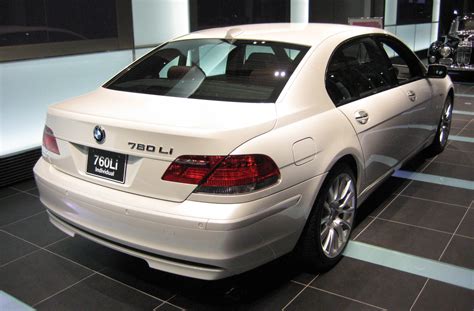 Regular and extended, starting with the more affordable trim levels, the 750i and 750li, respectively. File:BMW E66 760Li 02.JPG - Wikimedia Commons