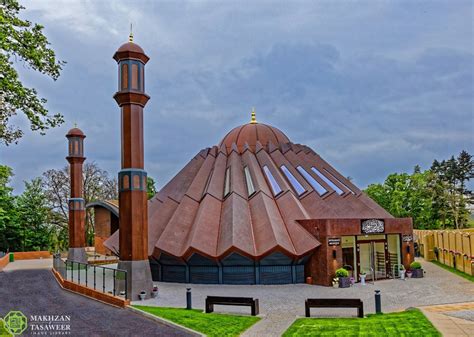 Head Of Ahmadiyya Muslim Community Opens New Central Mosque In