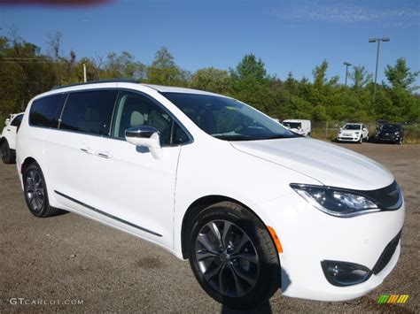Bright White 2018 Chrysler Pacifica Limited Exterior Photo 123412135
