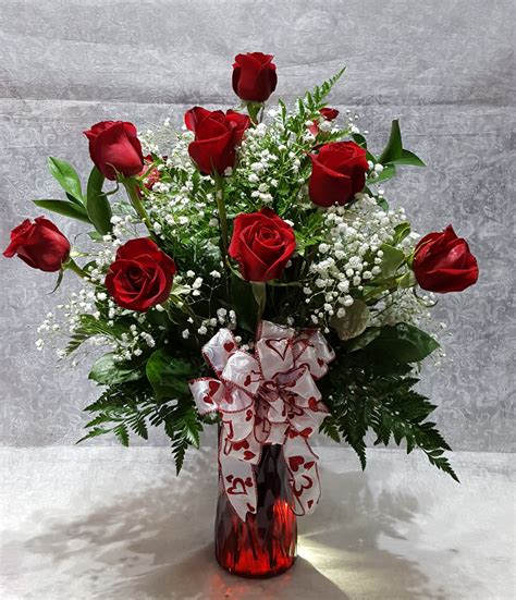 Classic Valentine Dozen Red Rose Vase In Warren Oh Jensens Flowers