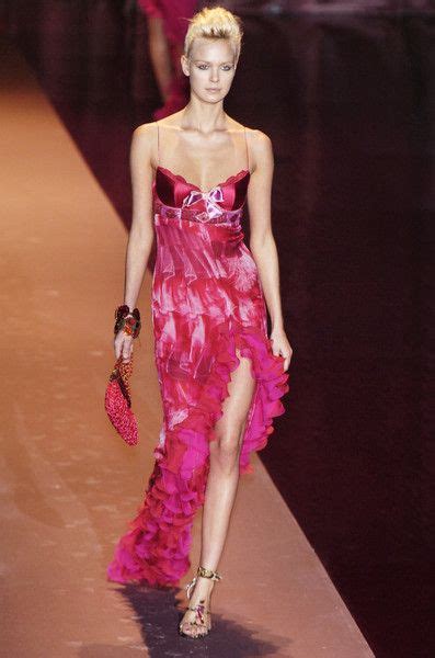 Emanuel Ungaro Fall 2004 Runway Pictures Couture Fashion Fashion