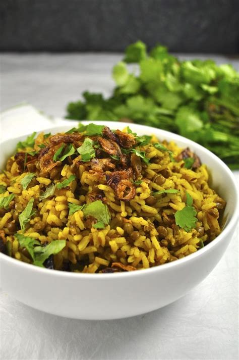 To plate, layer the rice with the chicken on top and. Middle Eastern Rice (Mejadra) | Recipe (With images ...