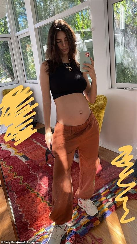 Emily Ratajkowski Flaunts Her Pregnant Belly In A Crop Top And Sweatpants As She Shows Off Her