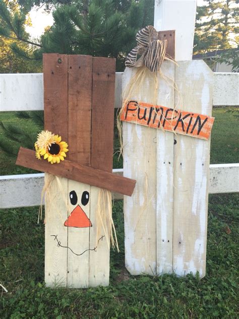 Pallet Scarecrow And Pumpkins My Hubby And I Have Been Making Fall