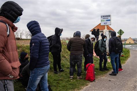 Calais Asylum Seekers Undeterred By Uks Rwanda Threats