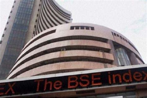 Sensex Scales Record High Nifty Holds Above 11k Business News India Tv