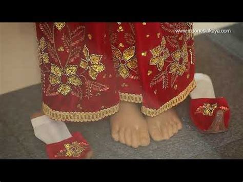 keunikan pakaian adat maluku tradisi situs budaya indonesia