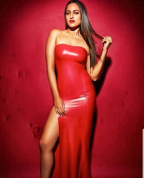 Sexy Woman Of The Day Sonakshi Sinha