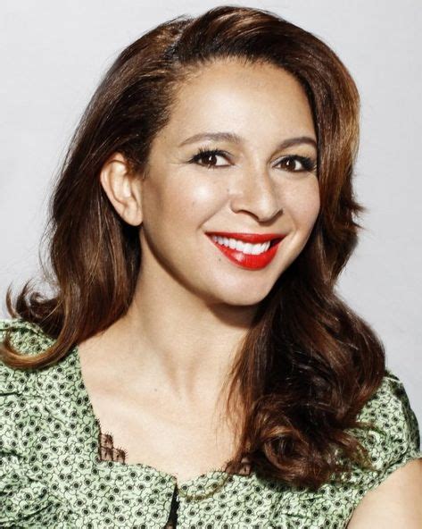 Actress Maya Rudolf Is The Daughter Of Soul Singer Singer Minnie Riperton And Songwriter