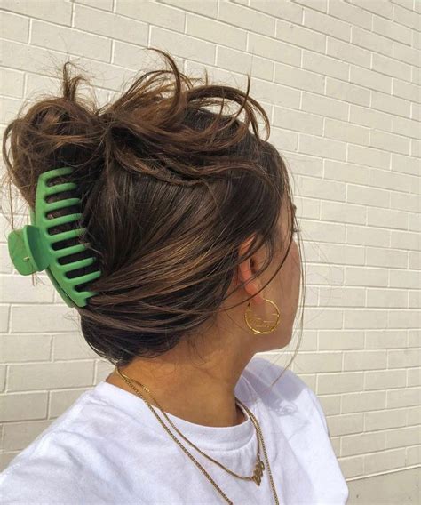 6 Easy Claw Clip Hairstyles To Try Now — Whatever Your Hair Length In