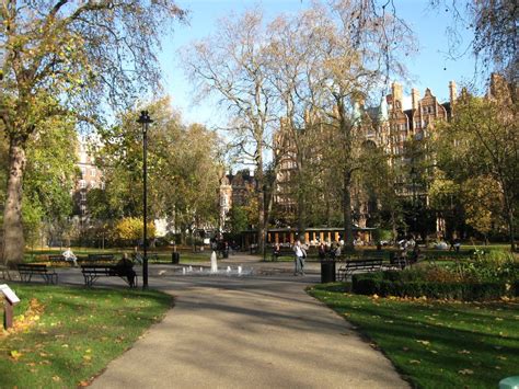 Russell Square Located In Bloomsbury London Attractions Russell