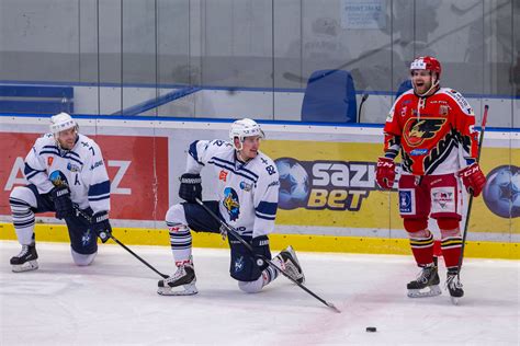Kladno knights) is a czech professional ice hockey team based in the city of kladno. Rytíři Kladno - LHK Jestřábi Prostějov 3-2 sn | Flickr