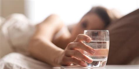 Manfaat Minum Air Hangat Di Pagi Hari