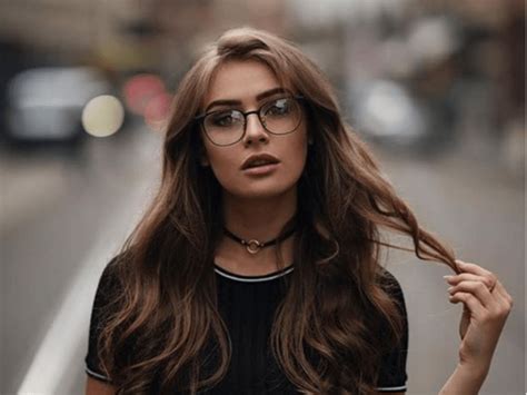 5 Makeup Tips If You Wear Glasses Society19